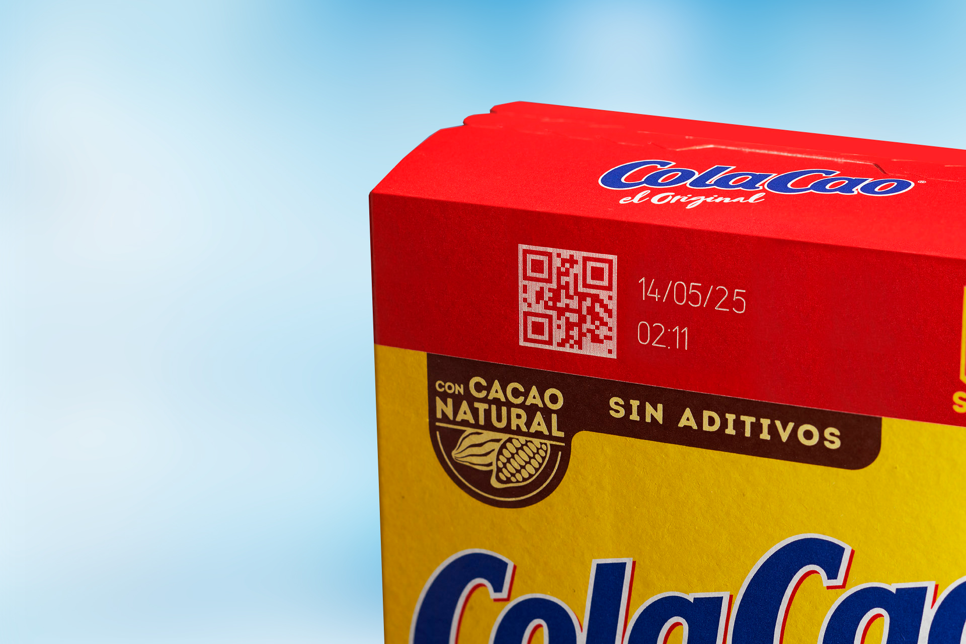 Codificación laser en caja de cacao en polvo para trazabilidad y fecha de caducidad