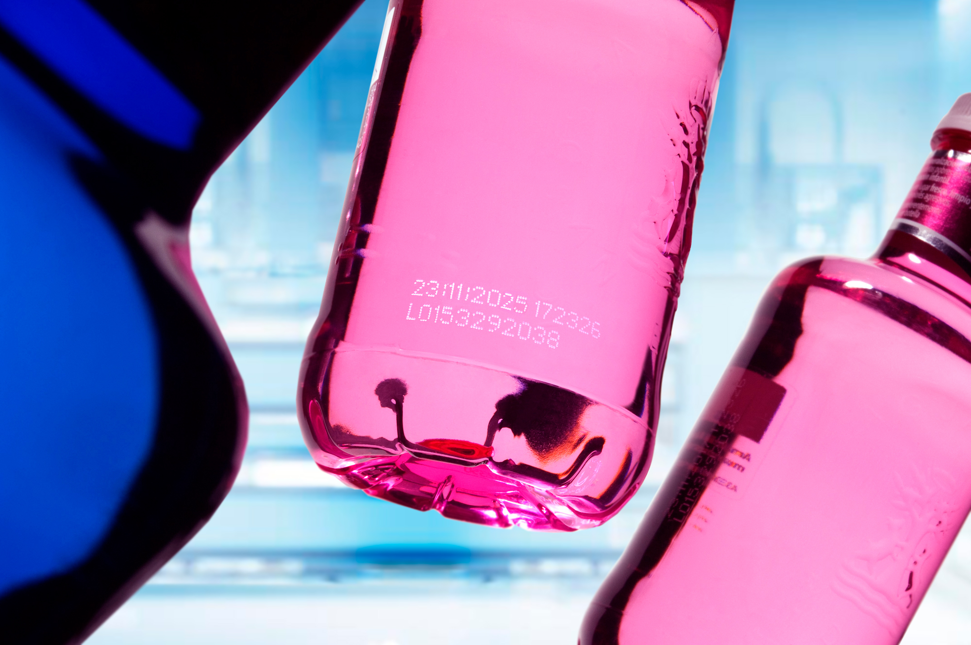 Codificación láser en botella PET para sector de bebidas